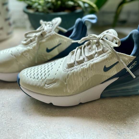 WOMEN'S NIKE AIR MAX 270 - Picture 8 of 8